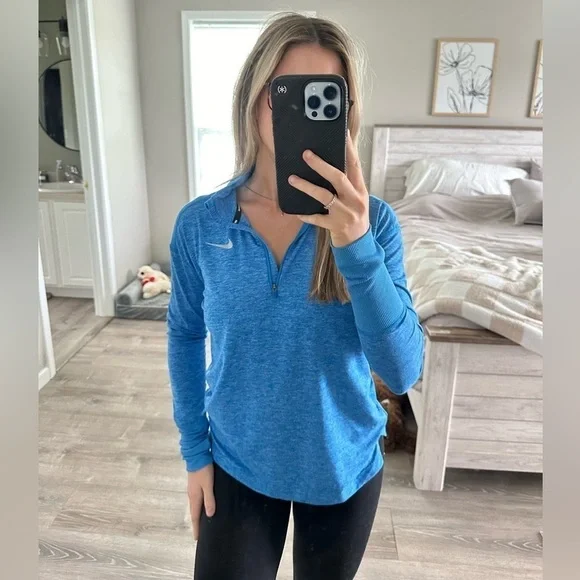 Size XS- Nike Women’s Dri Fit 1/4 Pullover - Blue - Picture 1 of 5